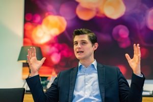 definitie asertiv