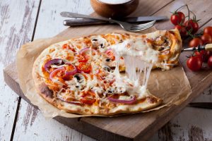 Cum se prepară o pizza