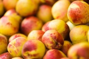 Cate calorii are o Nectarina