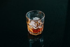 Cate calorii are 100 ml whisky