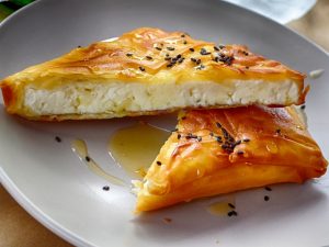 Cate calorii are o placinta cu branza