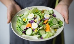 Cate calorii are o salata