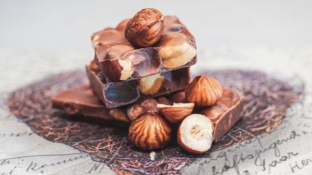 Cum este corect ciocolate sau ciocolati