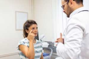 Diplopia sau vederea dublă: 5 posibile cauze