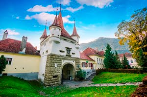 Care sunt atracțiile turistice din Brasov?