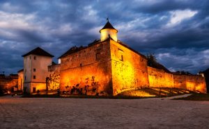 Care sunt atracțiile turistice din Brasov?