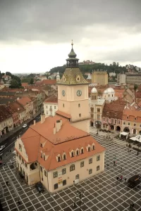 Care sunt atracțiile turistice din Brasov?