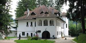 Care sunt atracțiile turistice din Sinaia?