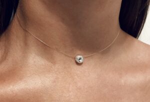 colier transparent cristal