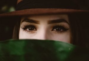 Cum să cureți, să păstrezi și să reutilizezi genele false