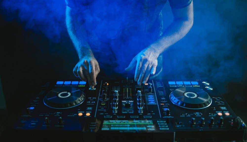 Cum sa devii DJ