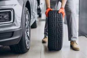 Cum se produc anvelopele reconstruite și c&acirc;t de eficiente sunt