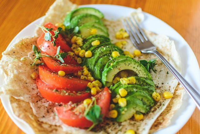Cate calorii are o salata de rosii