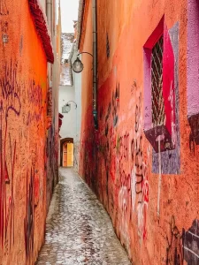Care sunt atracțiile turistice din Brasov?