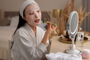 Rutina coreeană de seară &ndash; momentul tău de relaxare și &icirc;ngrijire complete